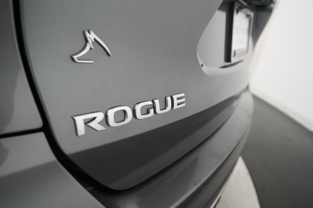 Used 2020 Nissan Rogue SV image 31