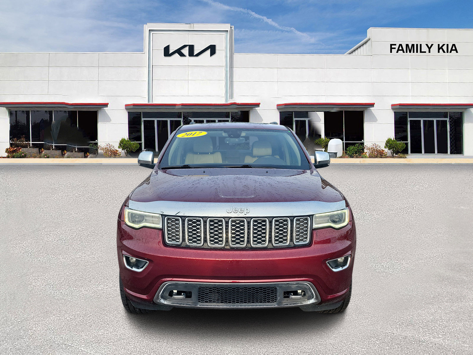 Used 2017 Jeep Grand Cherokee Overland image 2