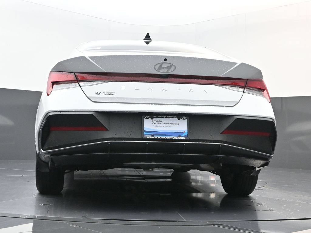 Certified 2026 Hyundai Elantra SE FWD image 24