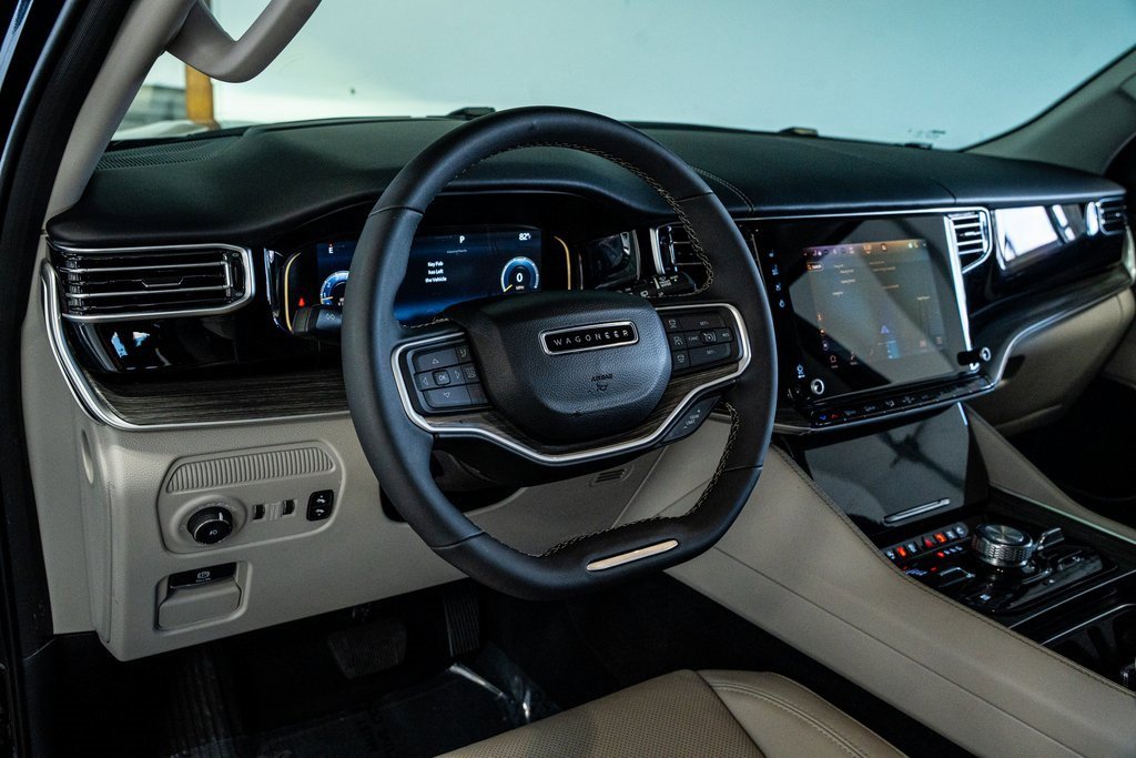 Used 2023 Jeep Wagoneer Series III w/ Preferred Equipment Group image 36