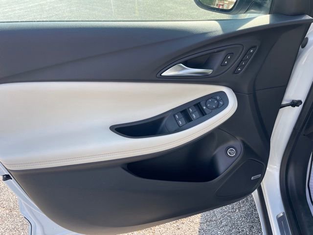 Used 2024 Buick Encore GX Avenir w/ Avenir Convenience Package image 9