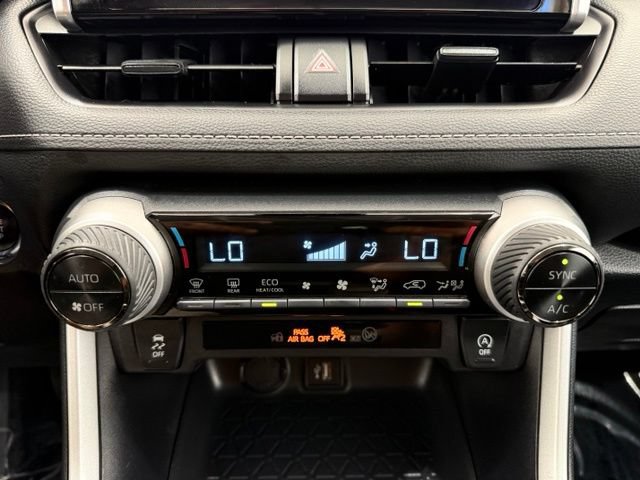 Used 2025 Toyota RAV4 XLE FWD image 34