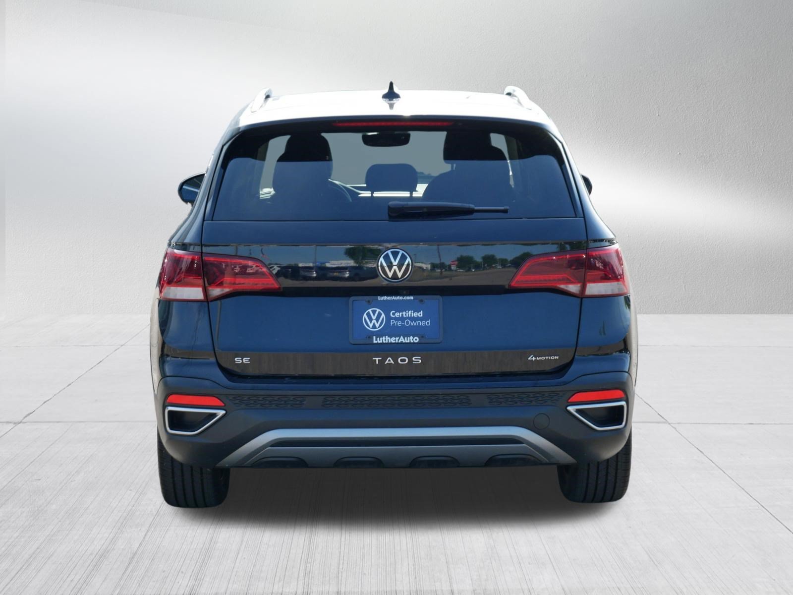 Certified 2023 Volkswagen Taos SE w/ Panoramic Sunroof Package AWD/4WD image 6
