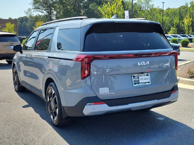 New 2027 Kia Carnival EX FWD image 6