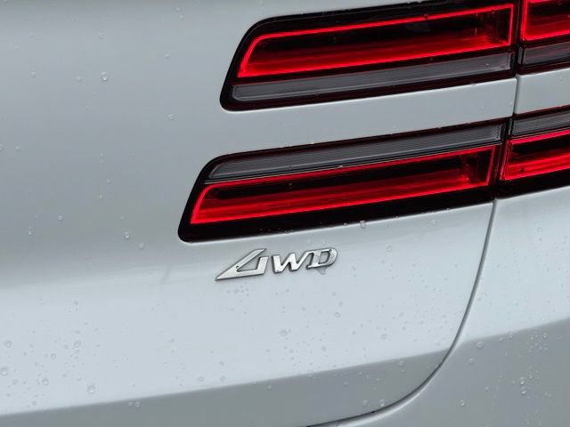 Certified 2025 Genesis GV80 2.5T Prestige AWD/4WD image 10