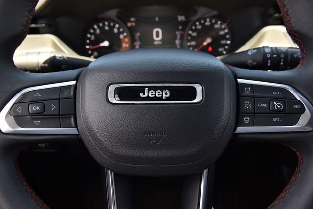 Used 2025 Jeep Compass Trailhawk AWD/4WD image 20