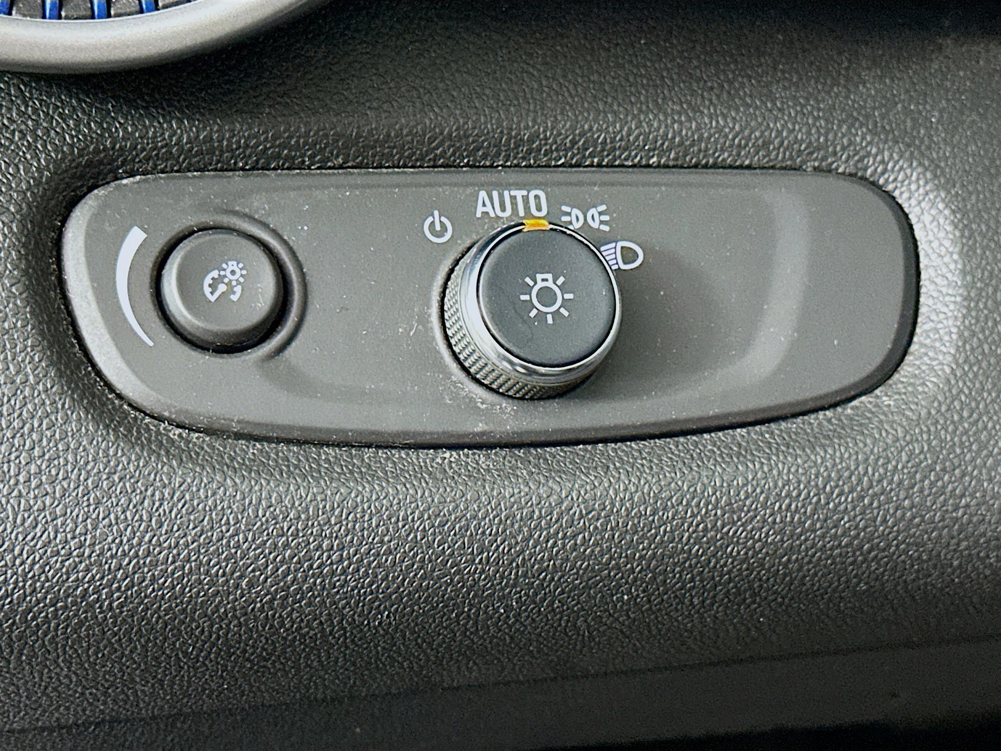 Used 2024 Chevrolet Trax LS FWD image 17