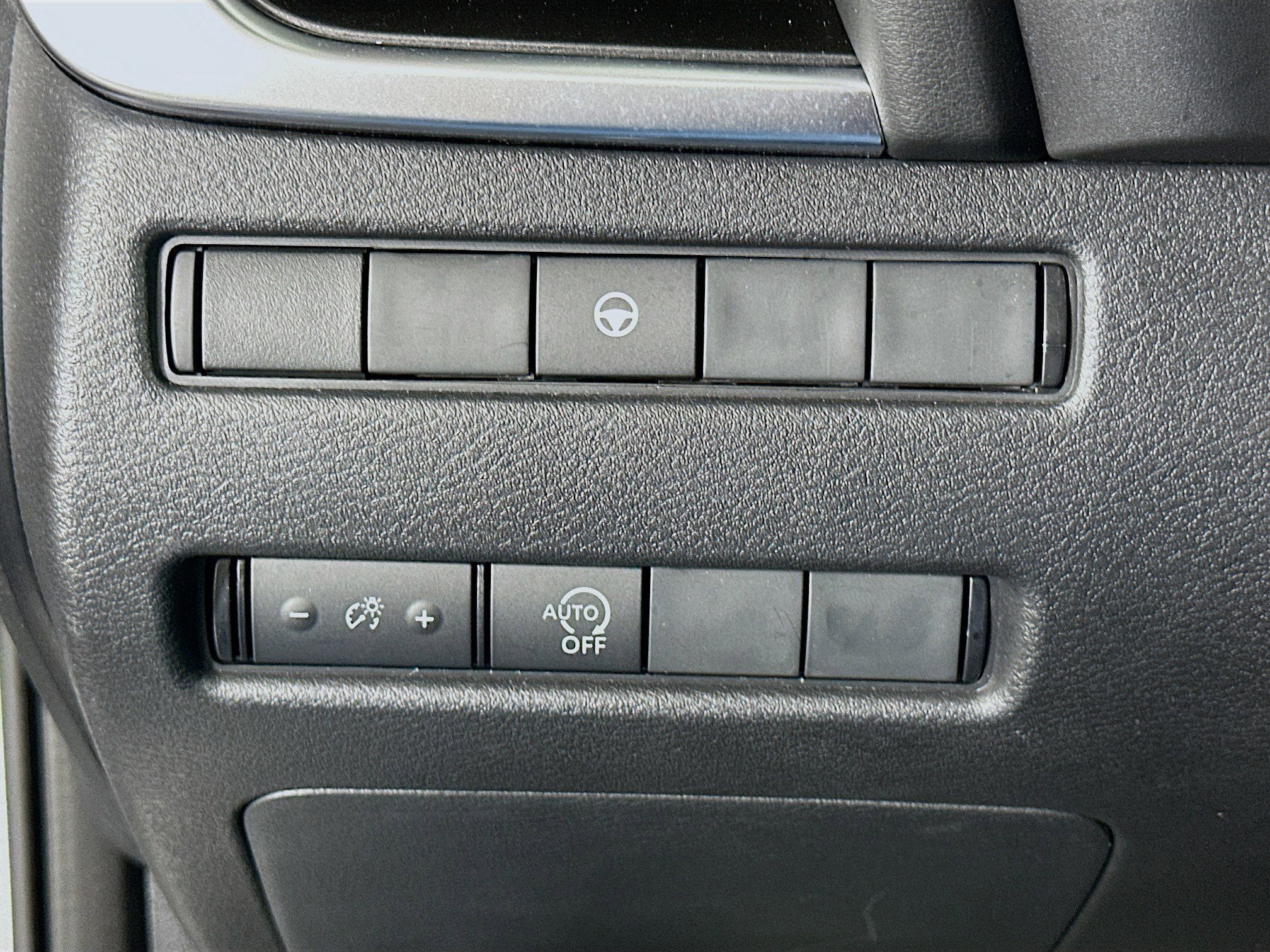 Used 2023 Nissan Rogue SV FWD image 17
