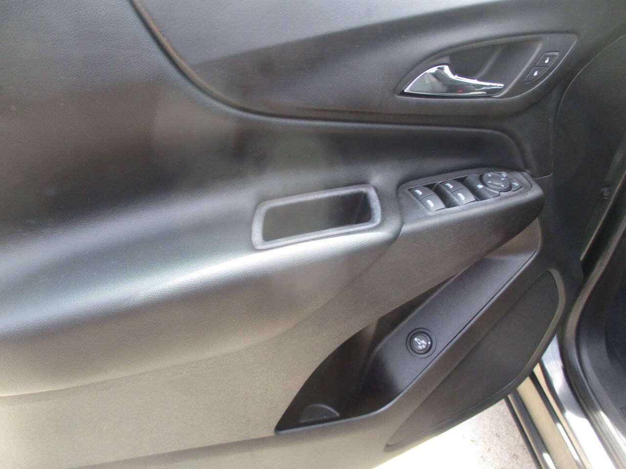 Used 2020 Chevrolet Equinox LT AWD/4WD image 17