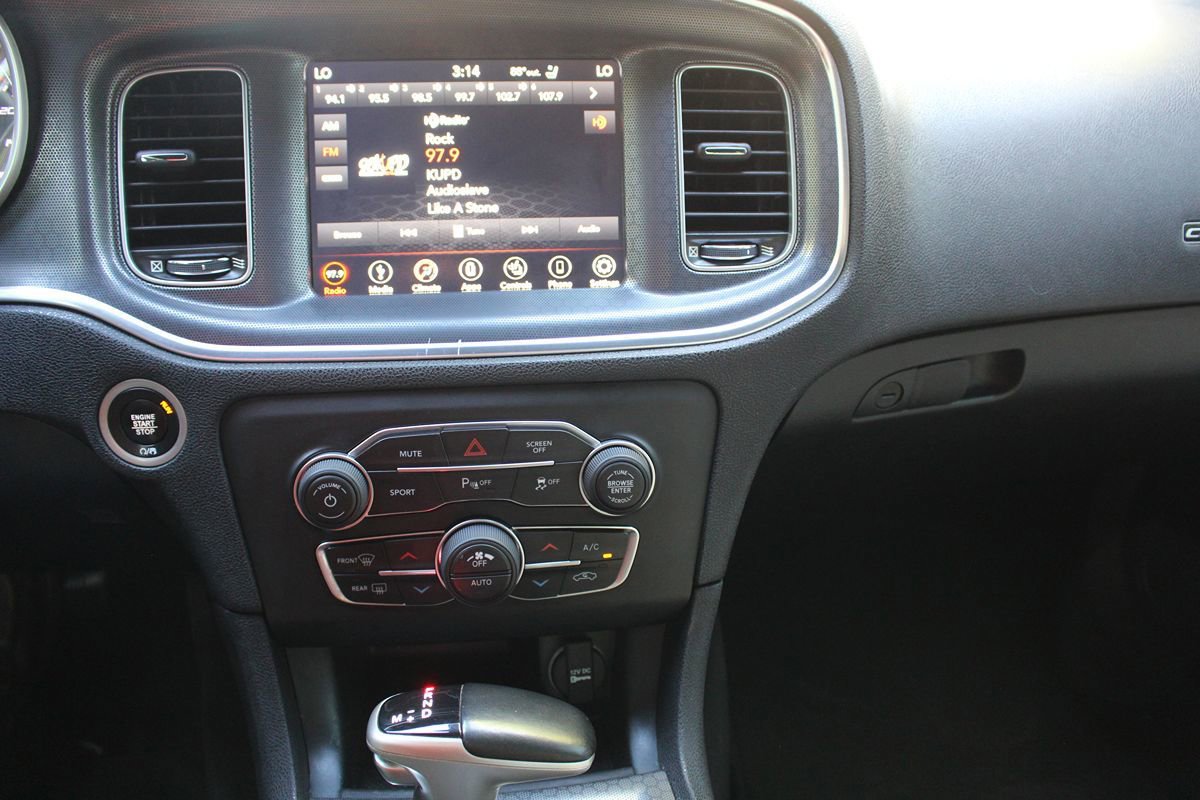 Used 2018 Dodge Charger R/T w/ Plus Group RWD image 23