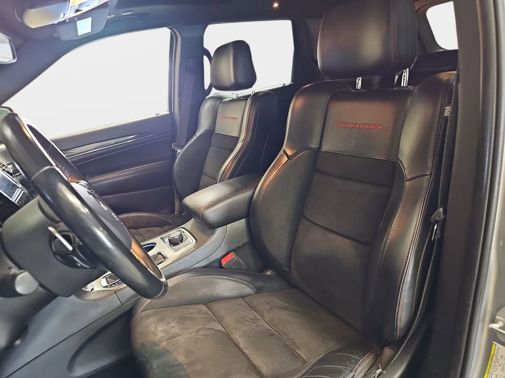 Used 2019 Jeep Grand Cherokee Trailhawk AWD/4WD image 18