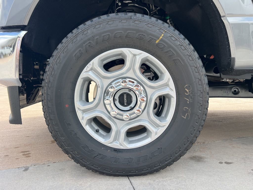 New 2026 Ford F350 XLT image 10