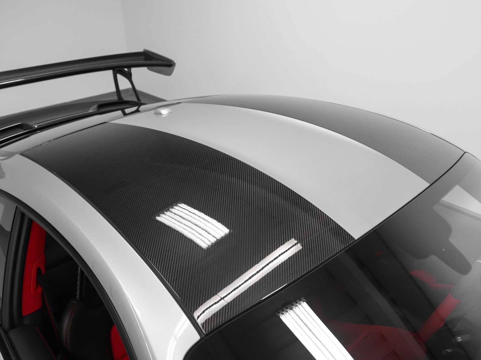 Certified 2018 Porsche 911 GT2 RS RWD image 22