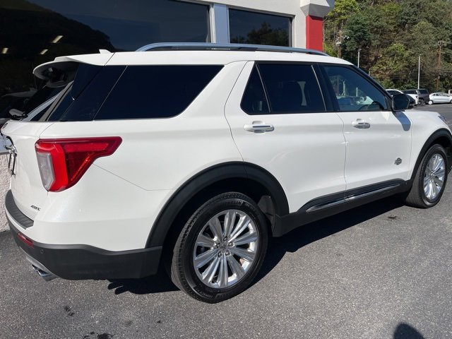 Used 2022 Ford Explorer King Ranch w/ Premium Technology Package image 5