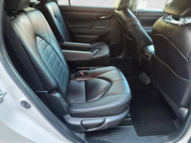 Certified 2024 Toyota Highlander XLE FWD image 20