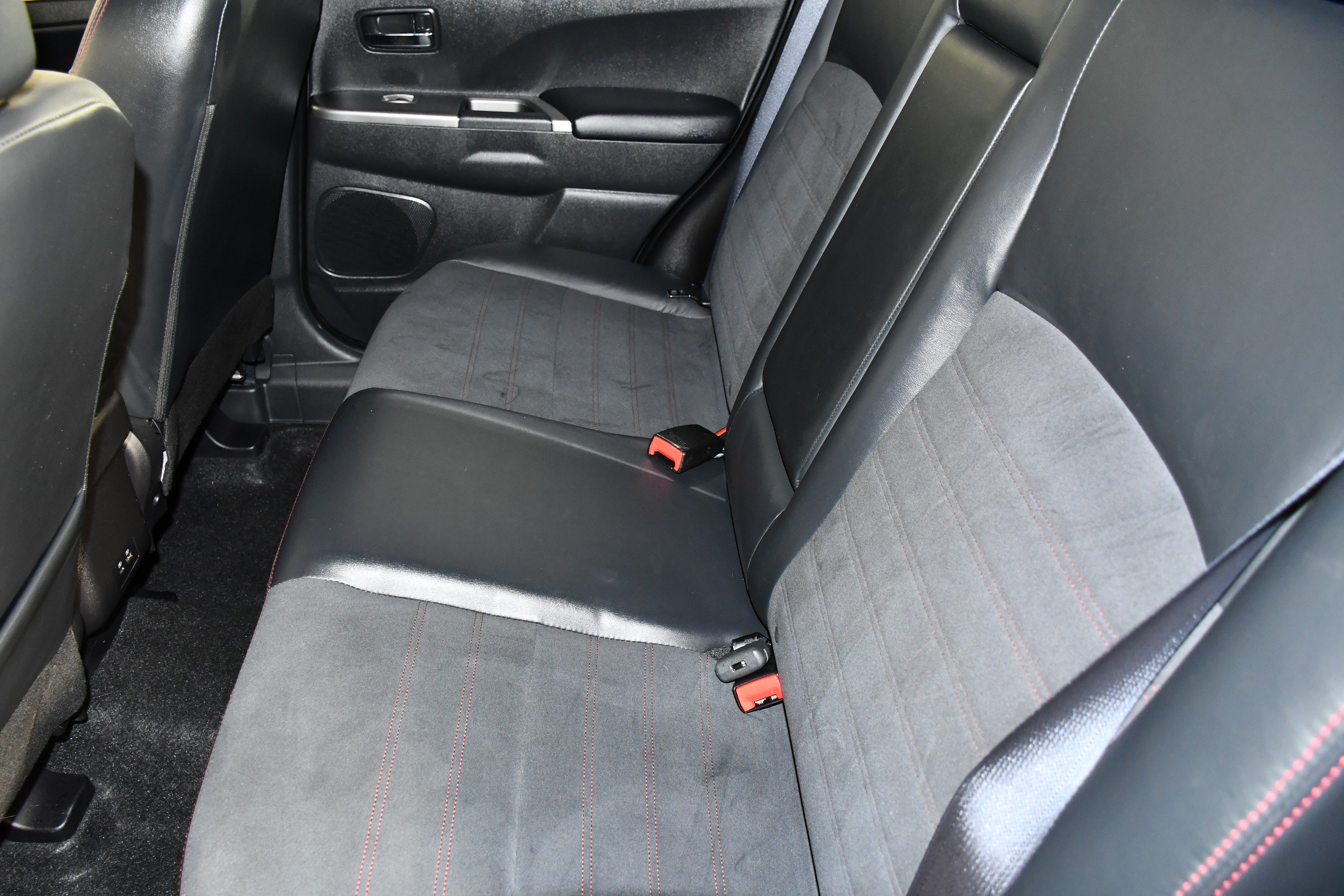 Used 2022 Mitsubishi Outlander Sport SE AWD/4WD image 47