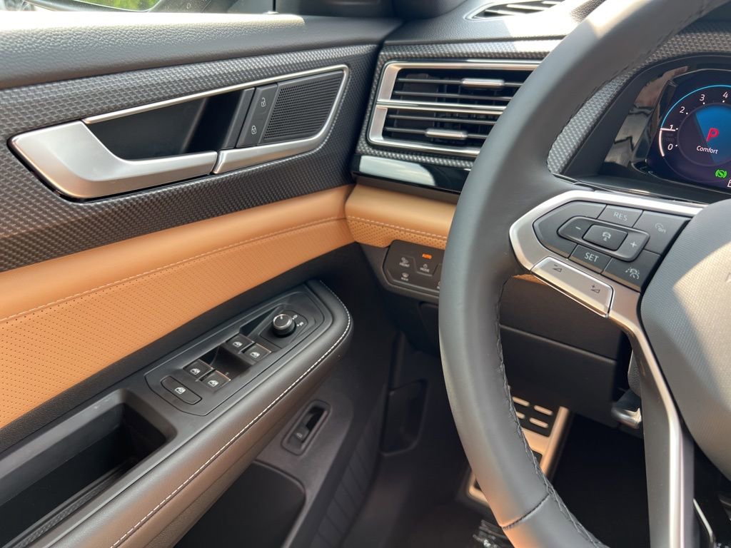 New 2026 Volkswagen Atlas Cross Sport SEL R-Line image 18