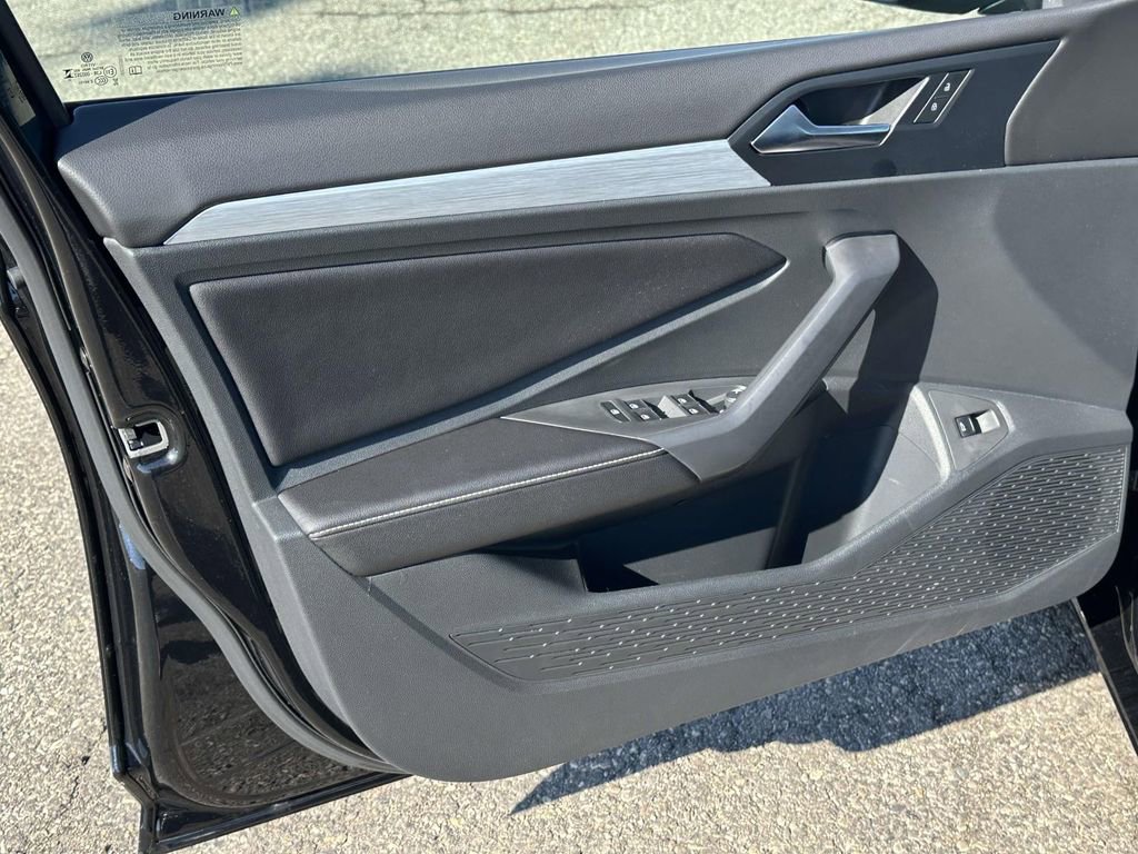 Used 2025 Volkswagen Jetta Sport image 16