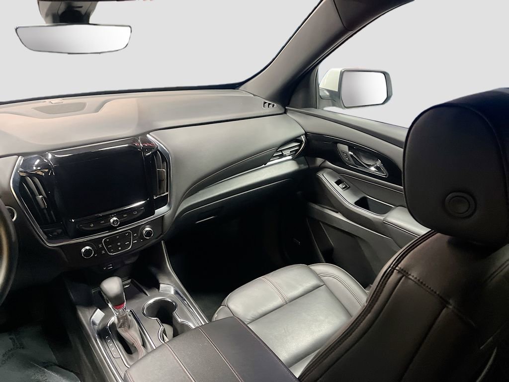Used 2023 Chevrolet Traverse RS image 25
