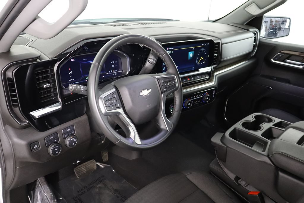 Used 2024 Chevrolet Silverado 1500 LT AWD/4WD image 25