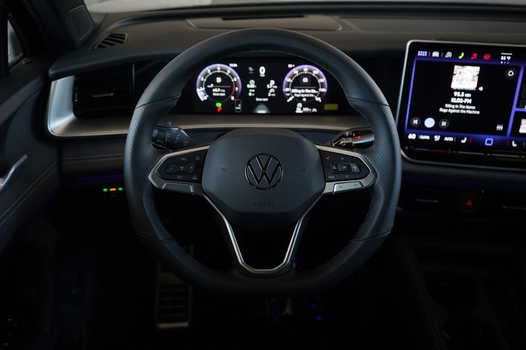 New 2026 Volkswagen Tiguan SE R-Line AWD/4WD image 11