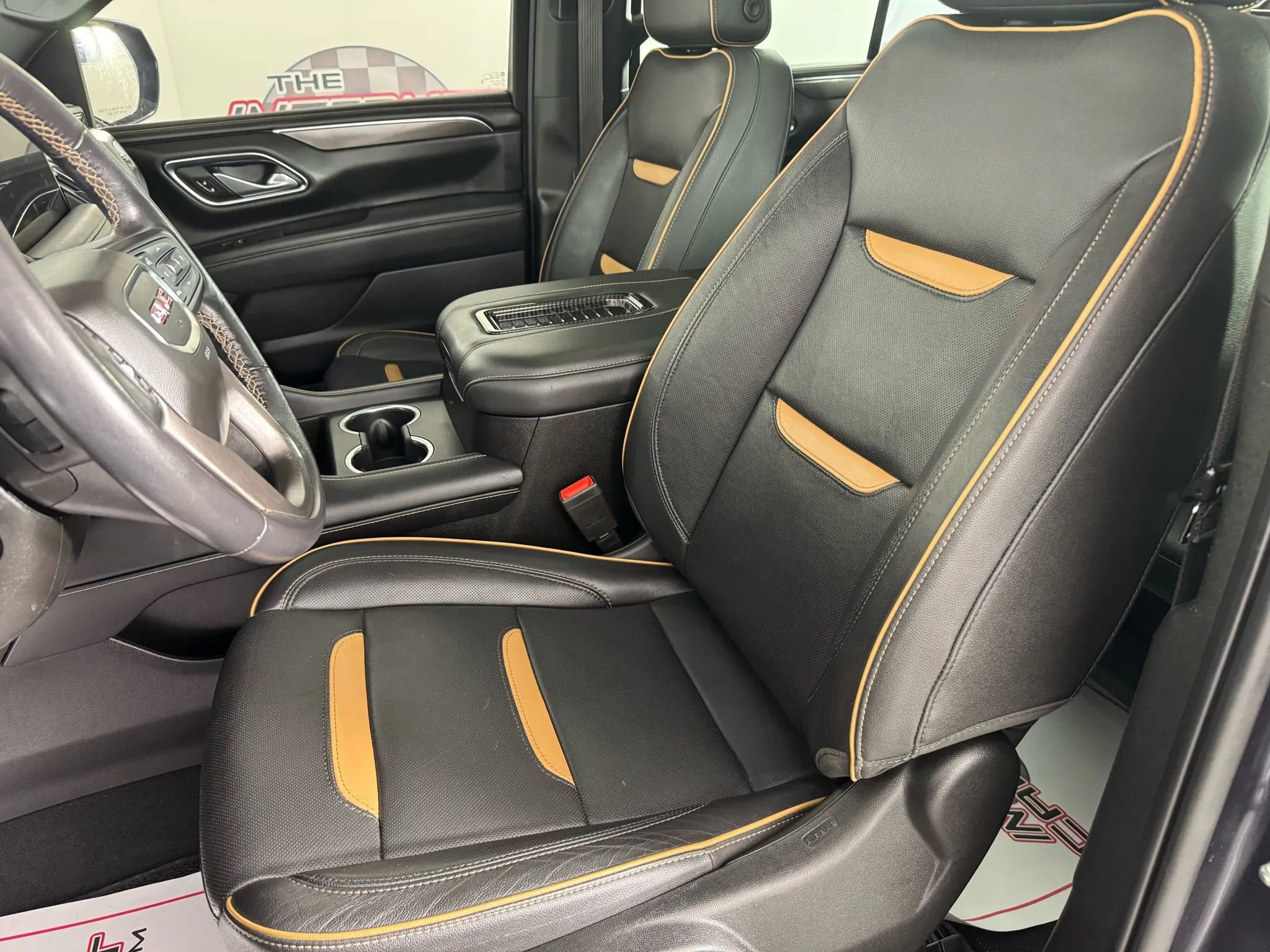 Used 2022 GMC Yukon AT4 image 35