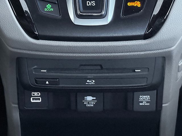 Used 2024 Honda Odyssey Elite image 16