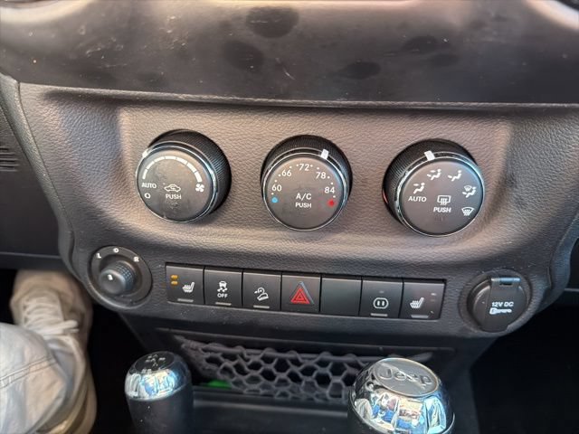 Used 2012 Jeep Wrangler Unlimited Sahara AWD/4WD image 26