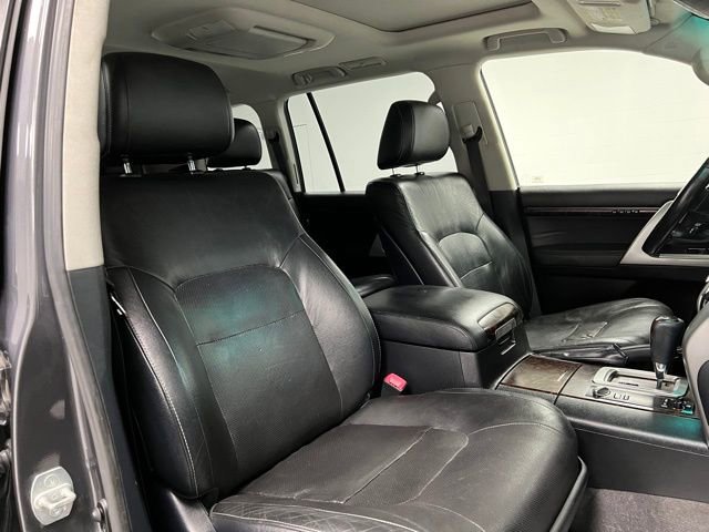 Used 2014 Toyota Land Cruiser image 61