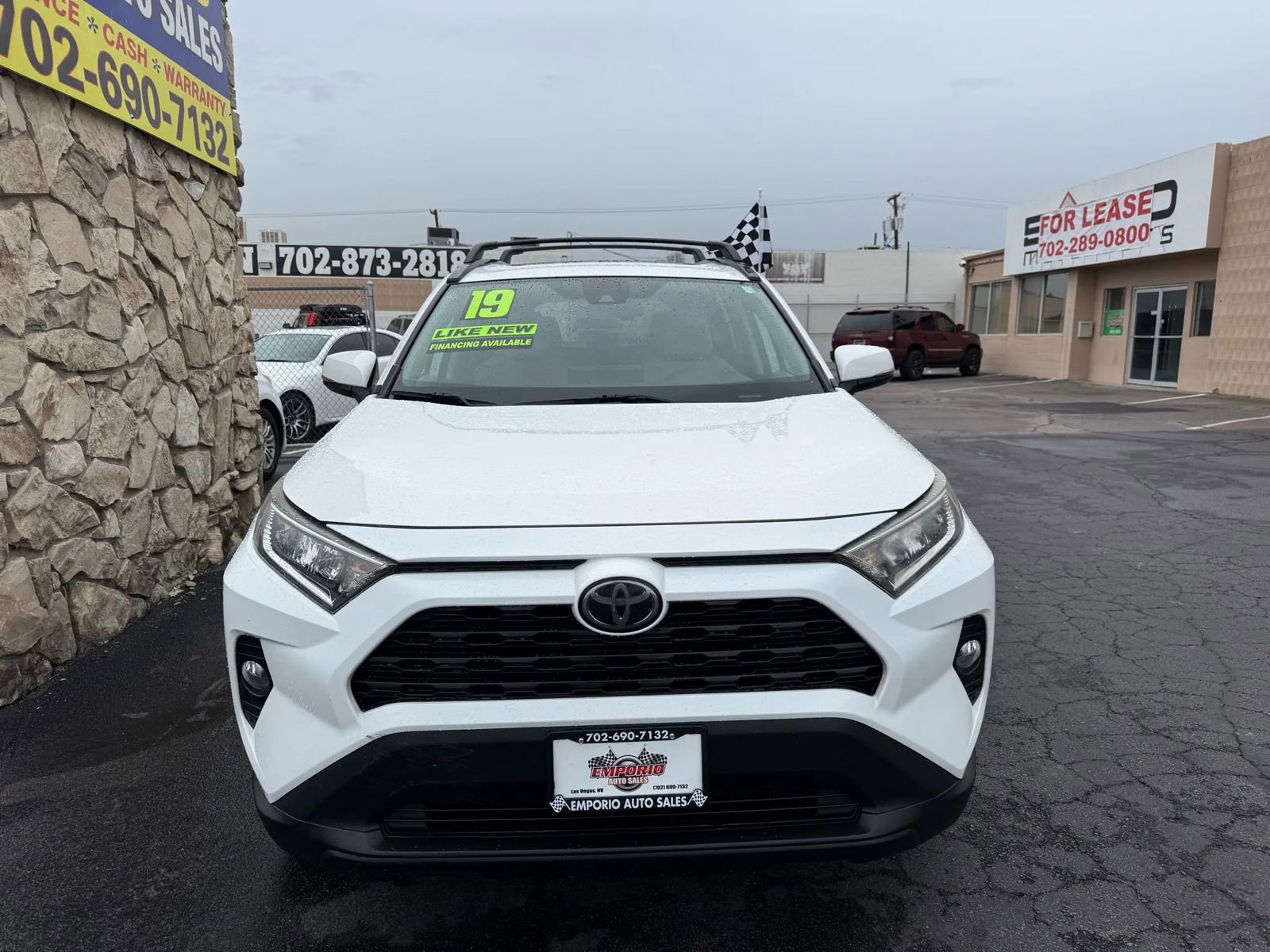 Used 2019 Toyota RAV4 XLE w/ Carpet Mat Package image 3