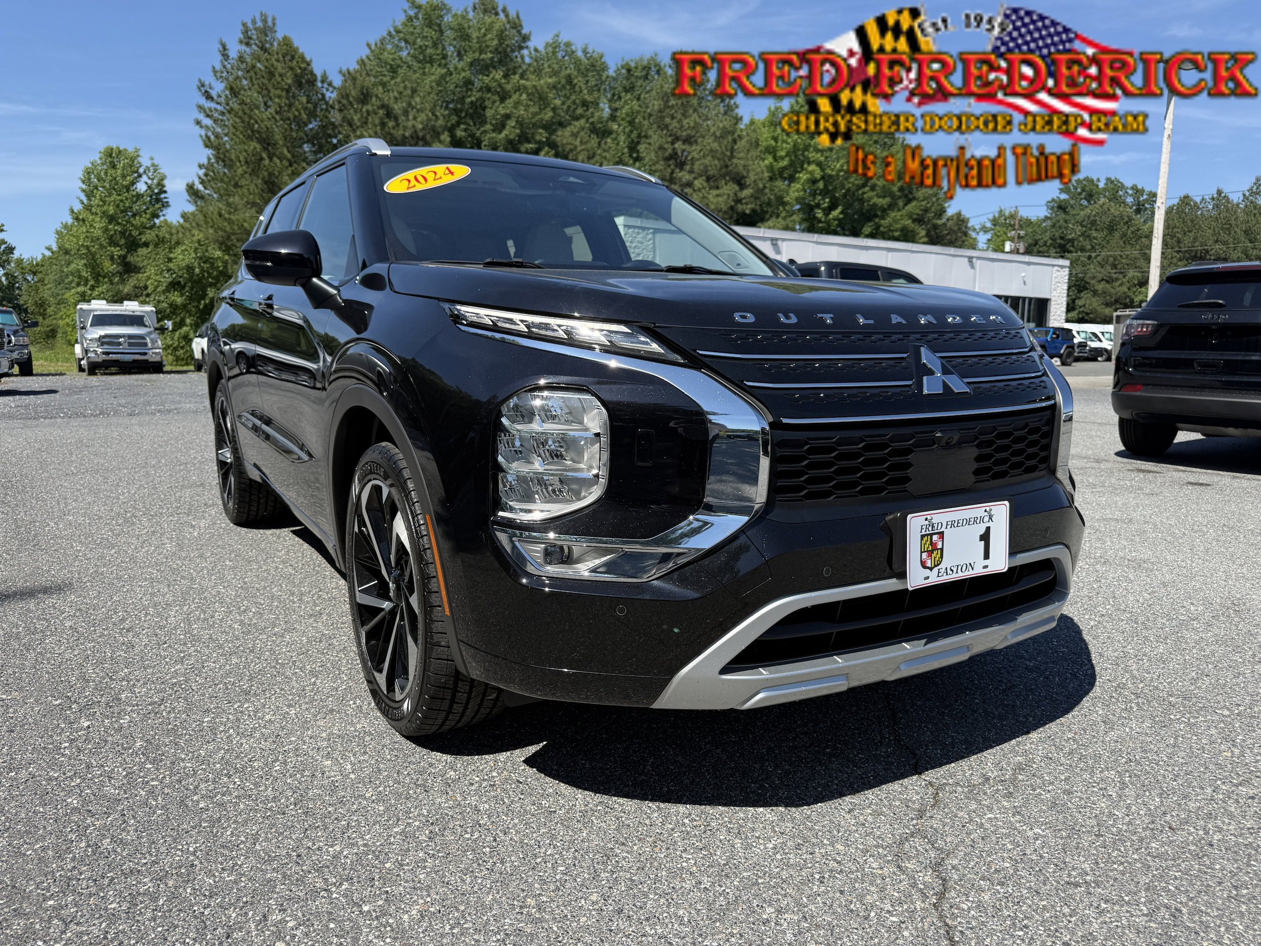 Used 2024 Mitsubishi Outlander SEL AWD/4WD image 1