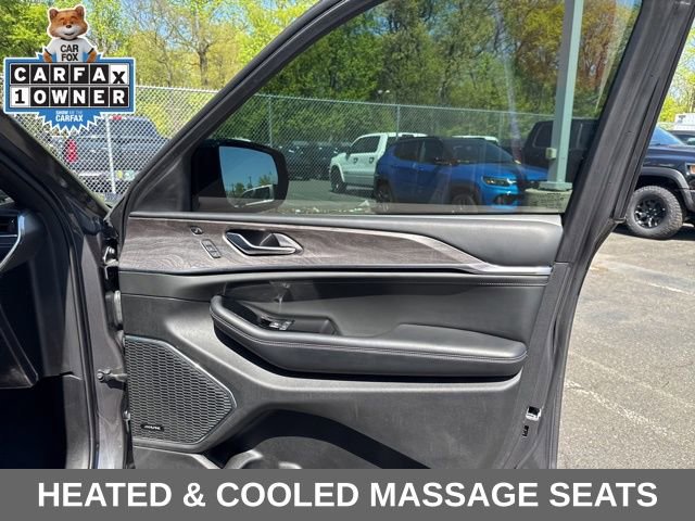 Used 2023 Jeep Grand Cherokee Overland w/ Luxury Tech Group IV AWD/4WD image 27