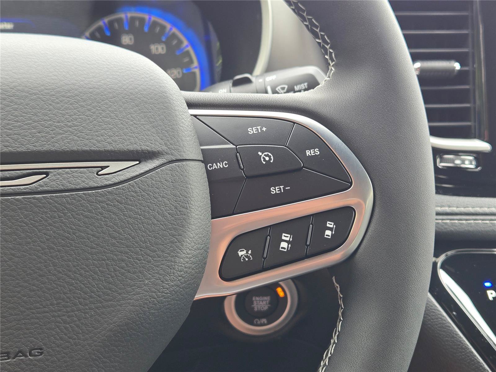 New 2027 Chrysler Pacifica Select FWD image 33