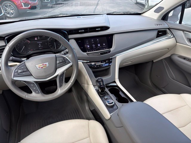 Used 2020 Cadillac XT5 Premium Luxury w/ LPO, Floor Liner Package FWD image 21