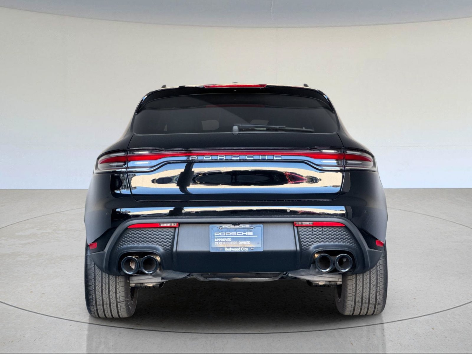 Certified 2026 Porsche Macan AWD/4WD image 7