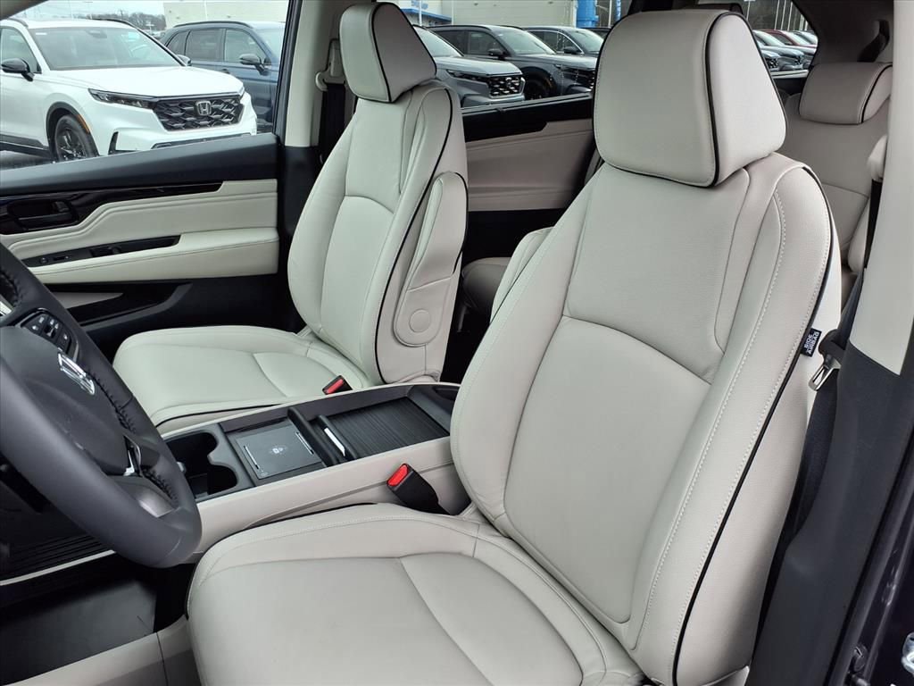 New 2026 Honda Odyssey Touring image 14