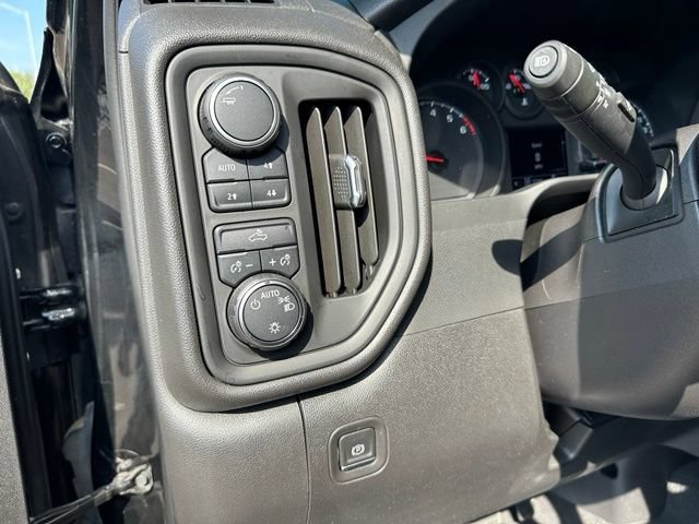 Used 2022 Chevrolet Silverado 1500 Custom Trail Boss w/ LPO, Dark Essentials Package AWD/4WD image 19