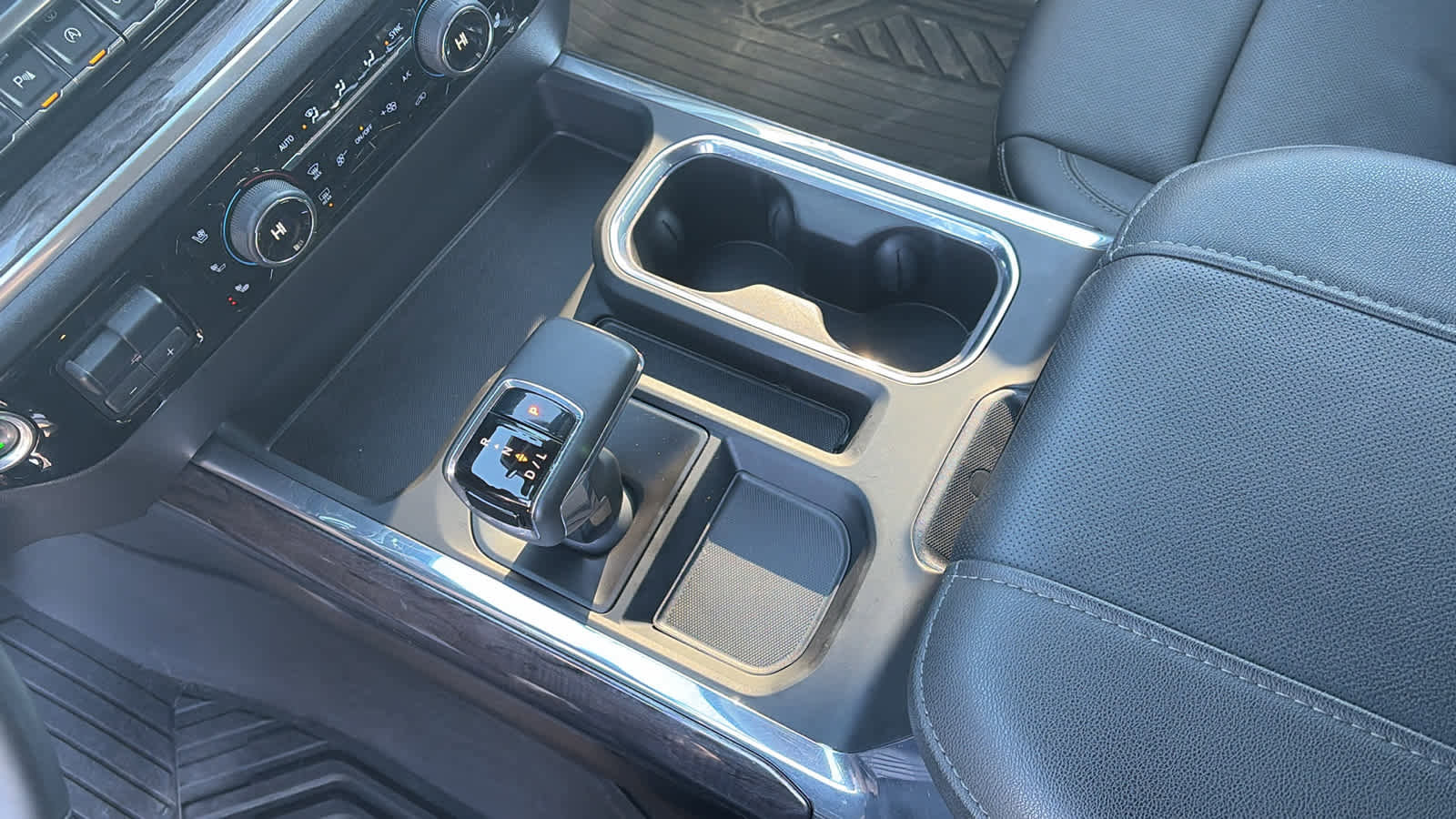 Used 2024 Chevrolet Silverado 1500 LTZ image 20