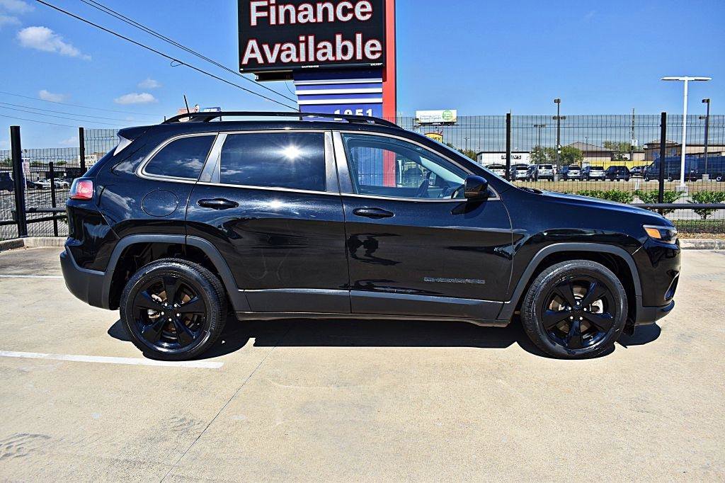 Used 2019 Jeep Cherokee Latitude Plus FWD image 4
