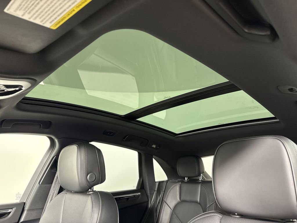 Certified 2025 Porsche Macan image 42