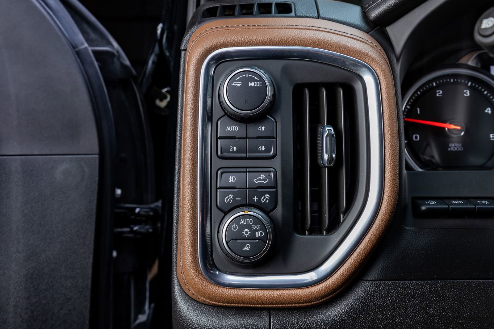 Used 2021 Chevrolet Silverado 2500 High Country w/ Z71 Off-Road Package AWD/4WD image 22