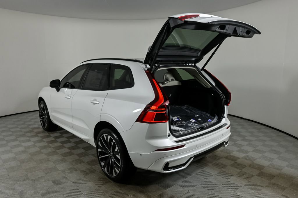 New 2026 Volvo XC60 B5 Ultra w/ Protection Package Premier image 32