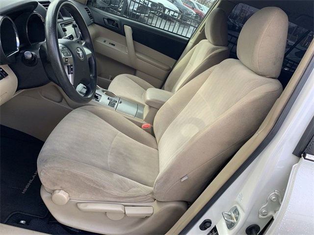 Used 2013 Toyota Highlander FWD image 18