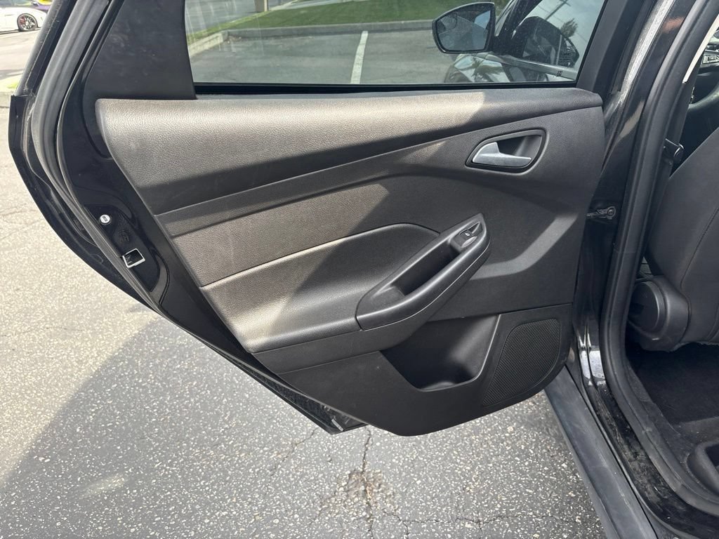 Used 2015 Ford Focus SE FWD image 13