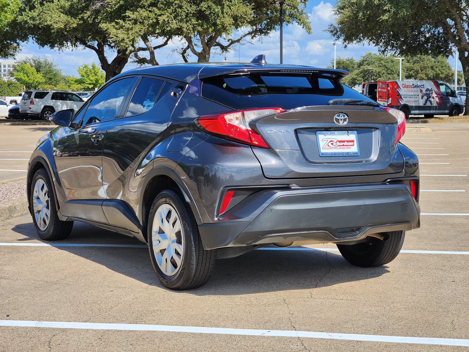 Used 2021 Toyota C-HR LE FWD image 4
