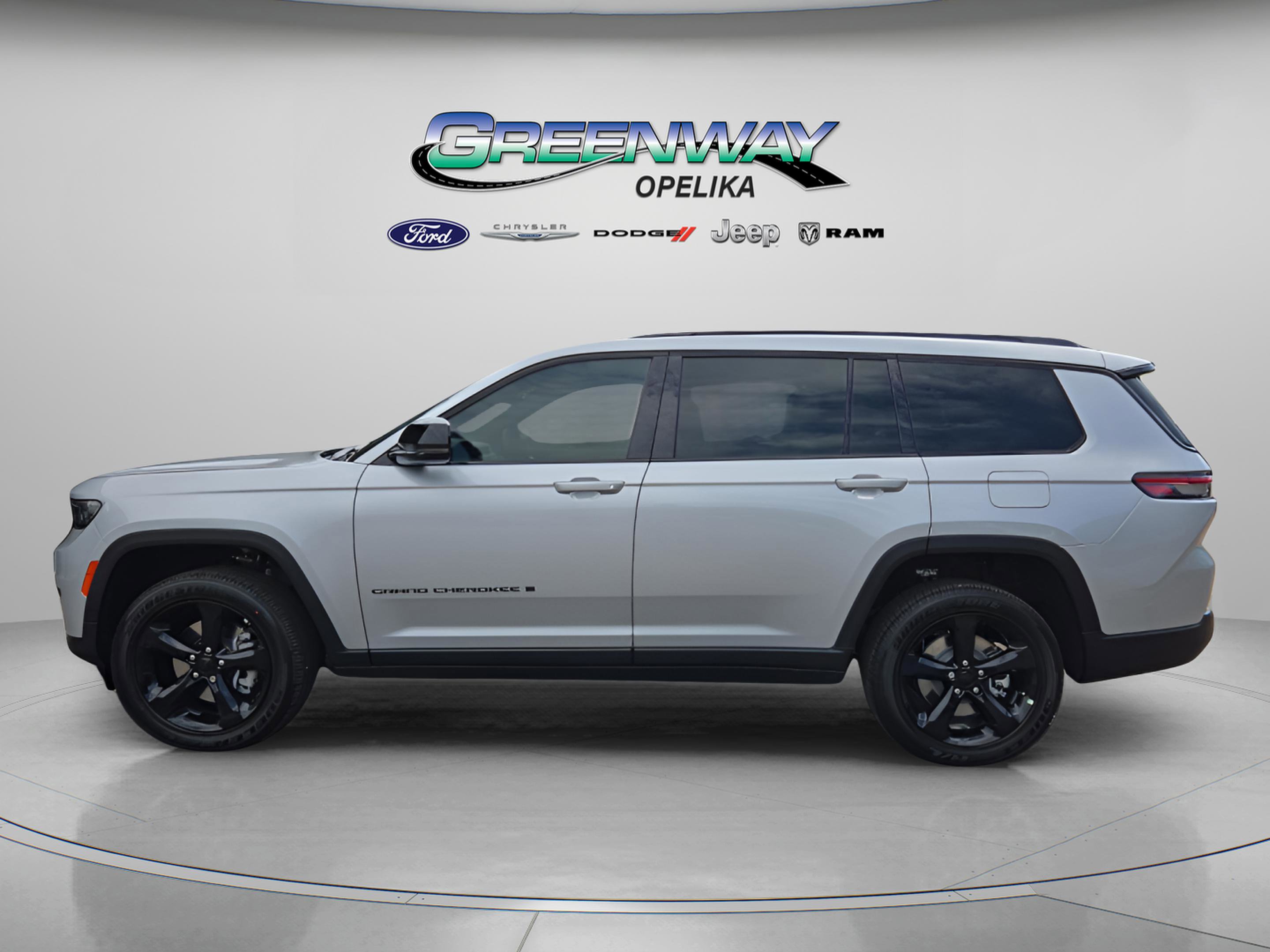 New 2025 Jeep Grand Cherokee L Altitude image 4