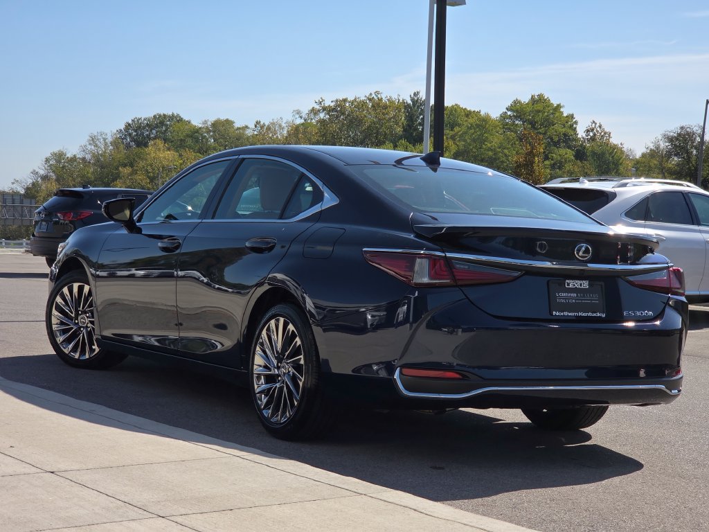 Certified 2025 Lexus ES 300h Ultra Luxury FWD image 26