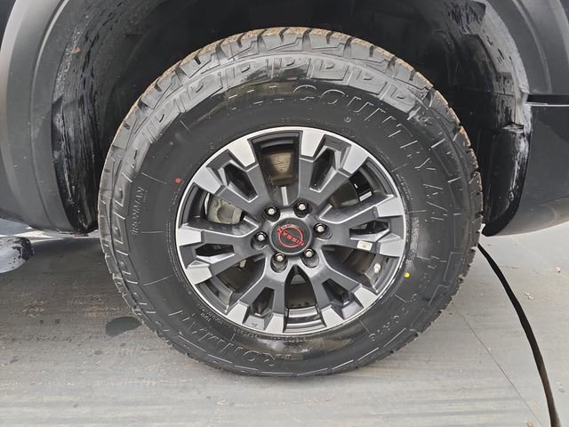 Used 2024 Nissan Titan PRO-4X w/ Pro-4x Convenience Package image 12