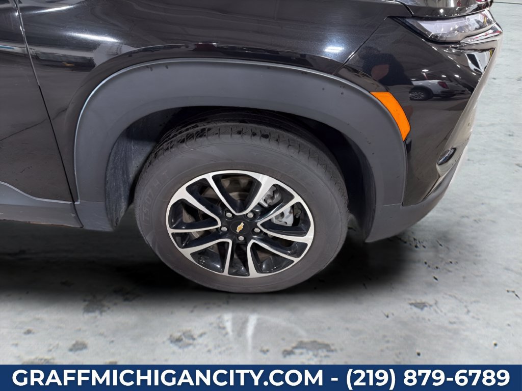 Used 2025 Chevrolet TrailBlazer LT AWD/4WD image 31