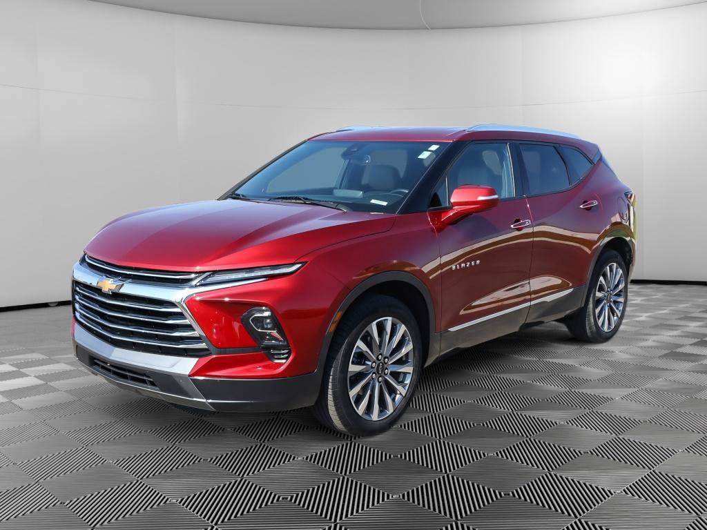 Used 2024 Chevrolet Blazer Premier FWD image 2